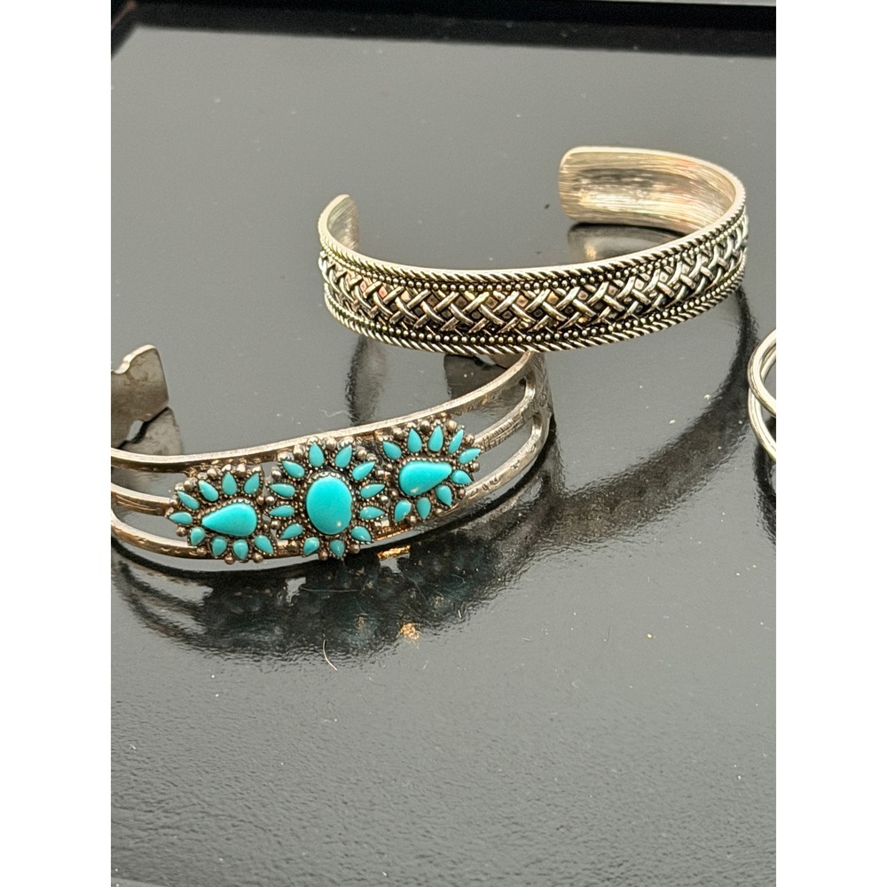 Vintage Southwestern Style Faux‎ Turquoise Silver Tone Cuff Bracelet Set 2pc